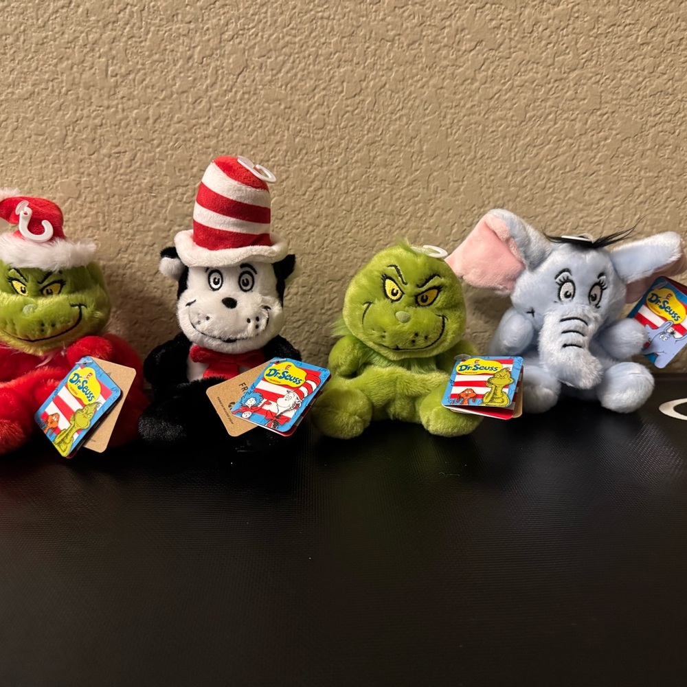 NWT Aurora Palm Pals